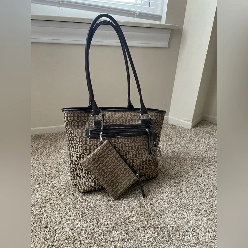 Giani Bernini Shoulder Bag With Wristlet